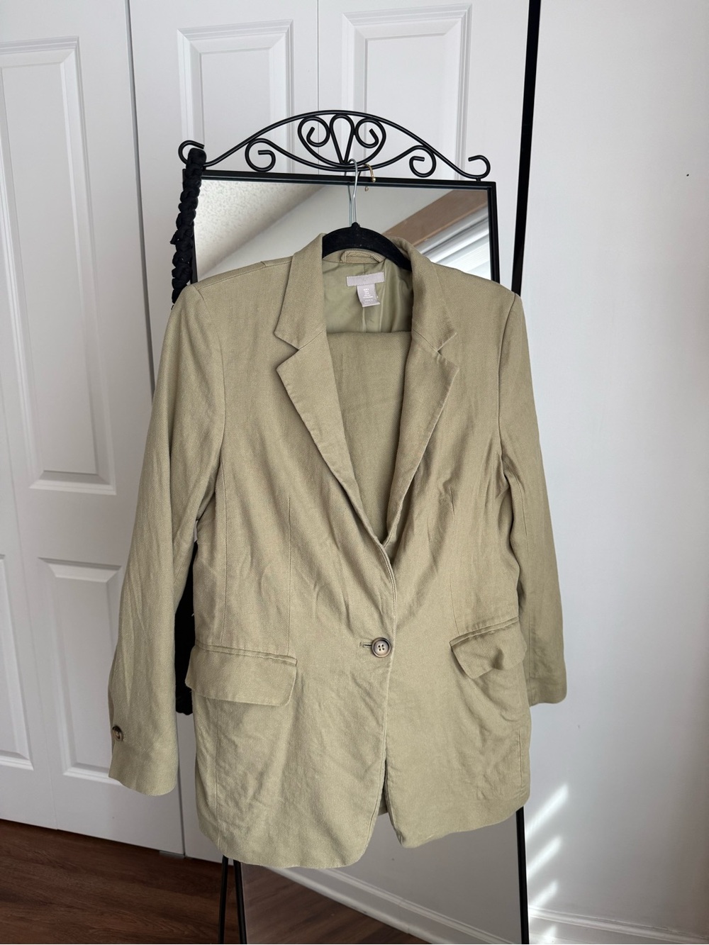 Women’s Light Olive Single-Button Blazer nd pants